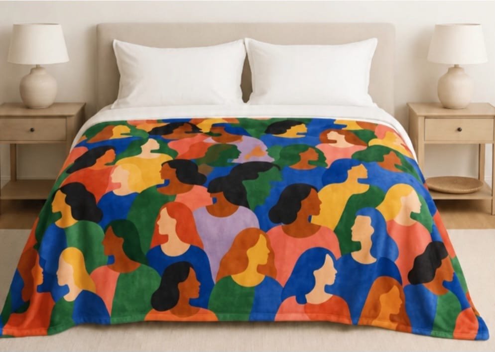 Spirit of Love "Daydream” Plush Throw — 50" x 70"