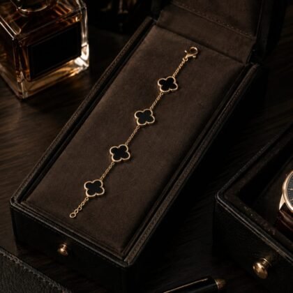 Kitsune Men’s Black Clover Bracelet